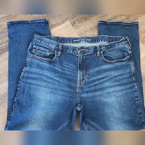 Euc Men's Old Navy 38x30 blue jeans. Straight leg w flex.